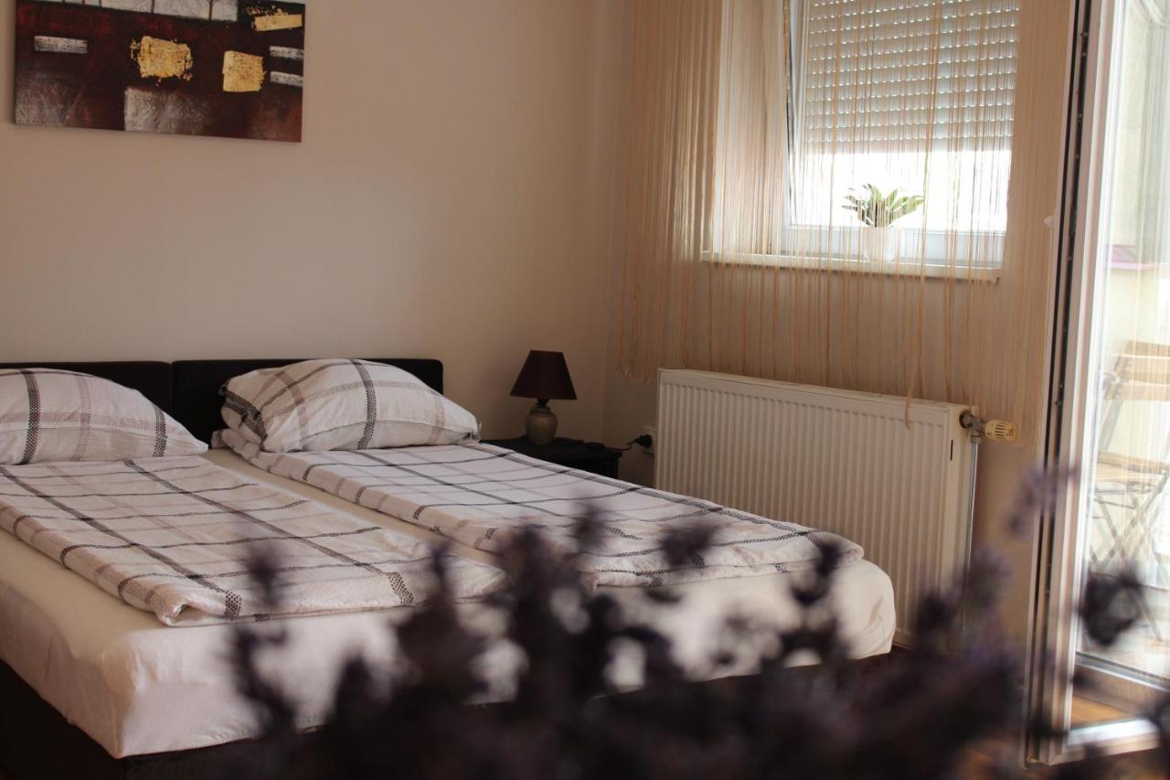 Momo'S Studio Apartment Subotica Extérieur photo