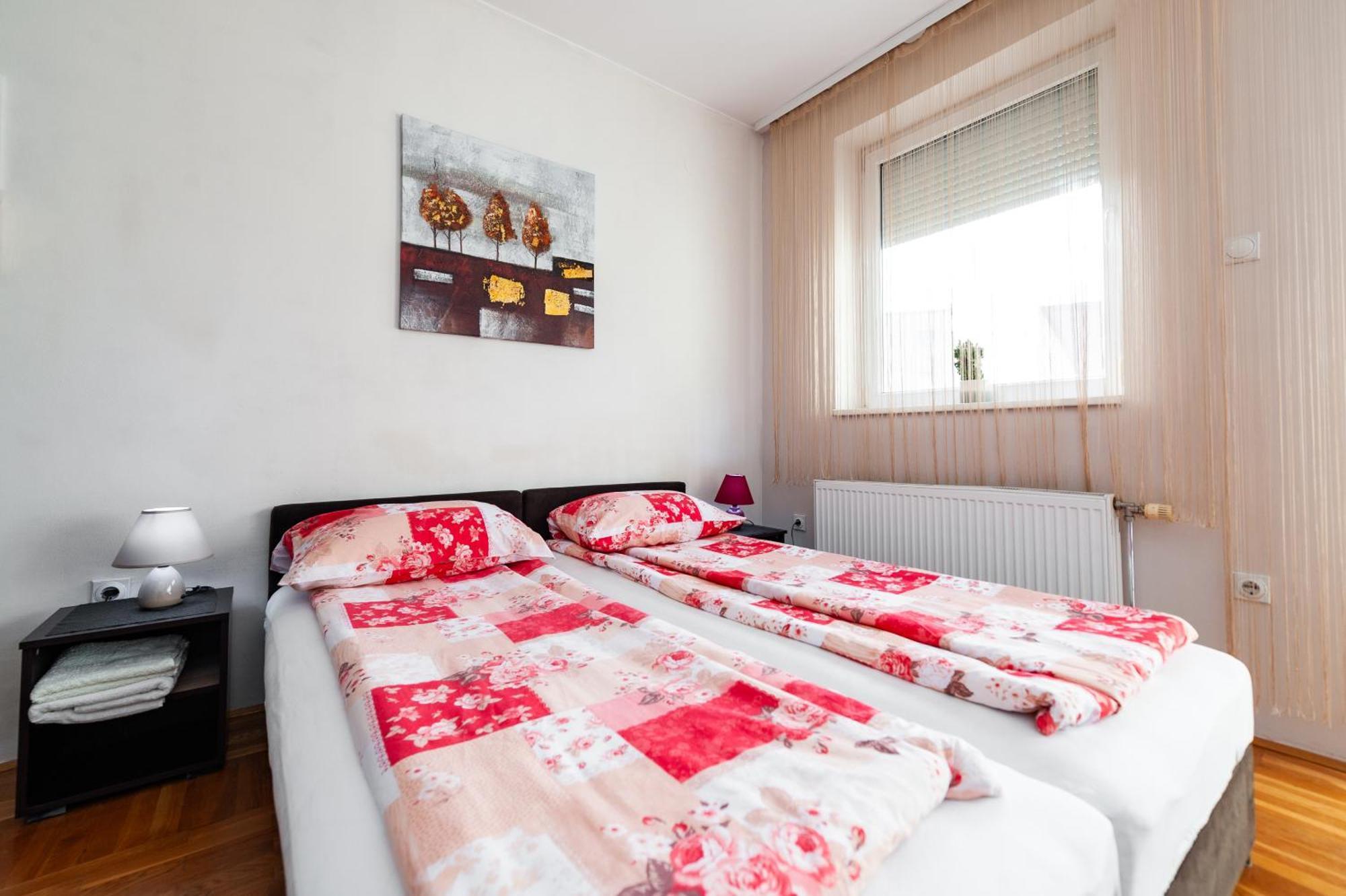 Momo'S Studio Apartment Subotica Extérieur photo