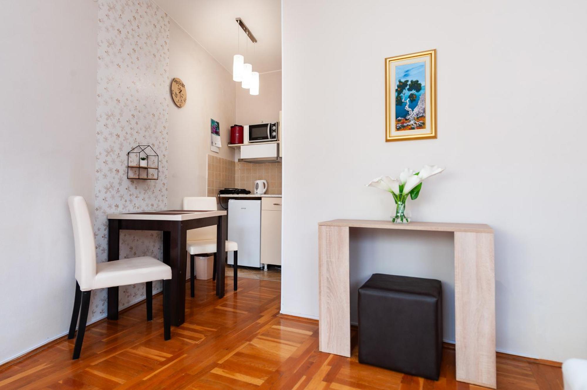 Momo'S Studio Apartment Subotica Extérieur photo