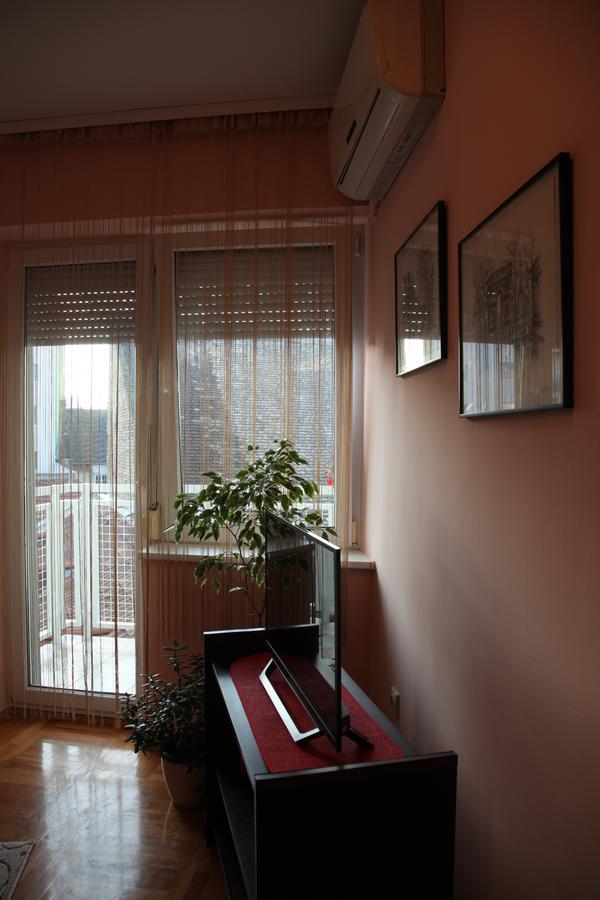 Momo'S Studio Apartment Subotica Extérieur photo